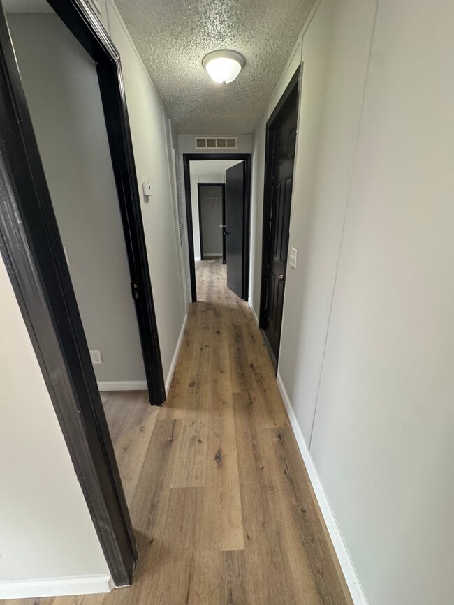 Photo - 2552 Smith Ave