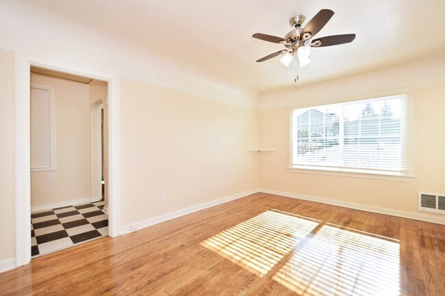 Photo - 11240 SW Barbur Blvd Unidad 09