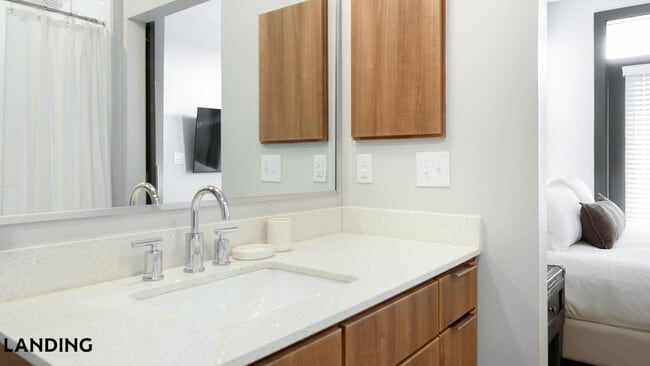 Photo - 3875 Burnham Unidad 3201