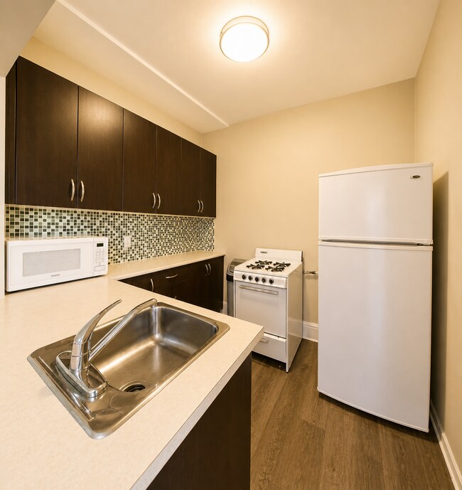 Photo - 935 Jervis St Unit 14