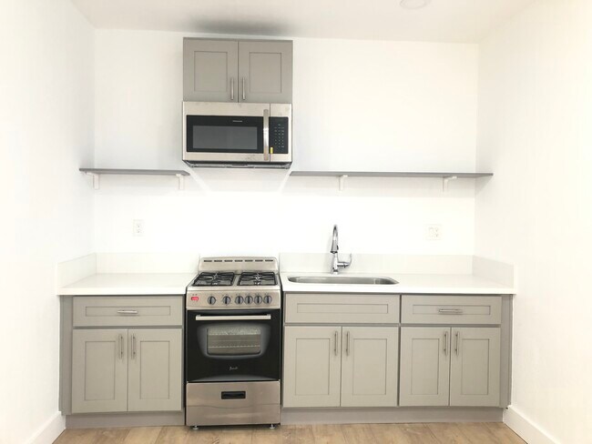 Photo - 450 S Benton Way