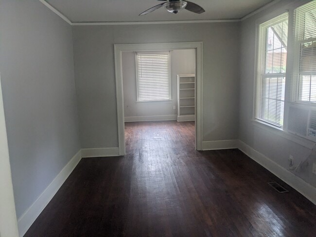 Photo - 3315 W Markham St