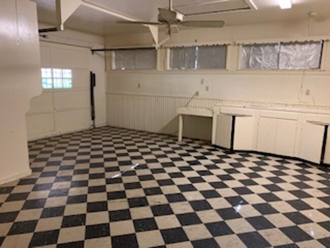 Photo - 1706 Midway Ave House