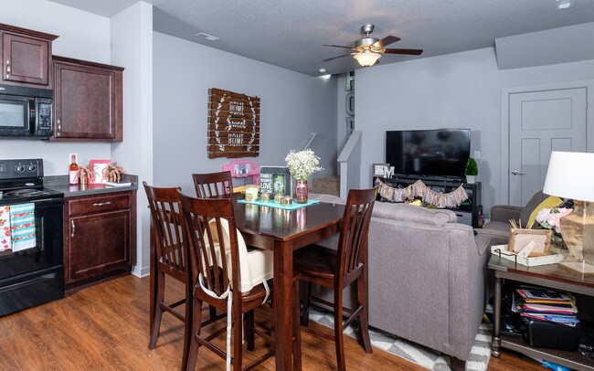 Photo - 4805 NE Grant Ln