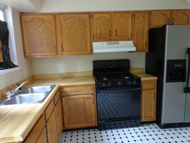 Photo - 900 P J McArdle Roadway