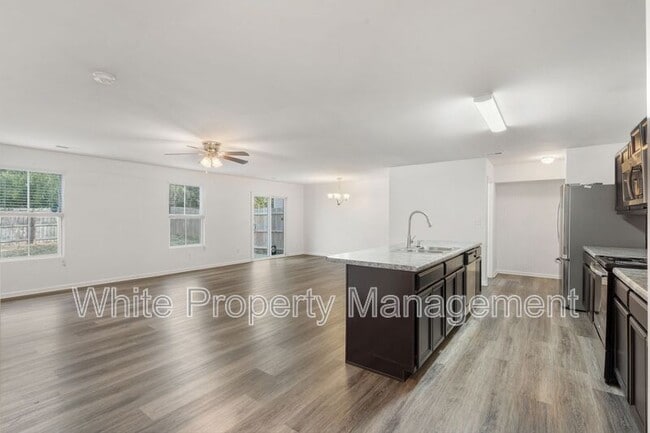 Photo - 1619 Hooper Court