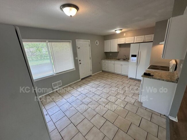 Photo - 10812 Newton Ave