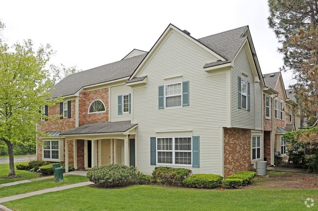 Foxpointe Townhouses