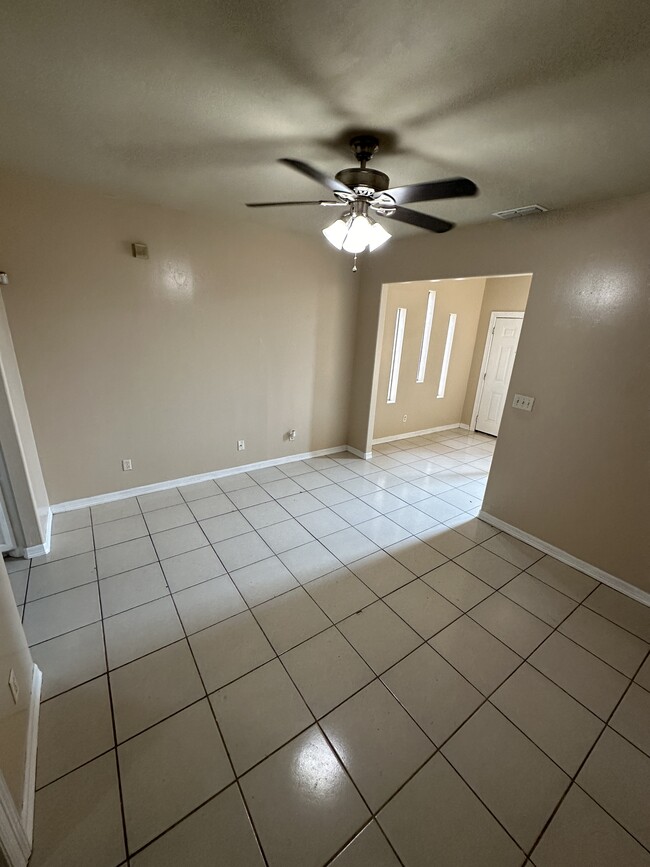 Living Room - 1020 Jesse St Unit 2