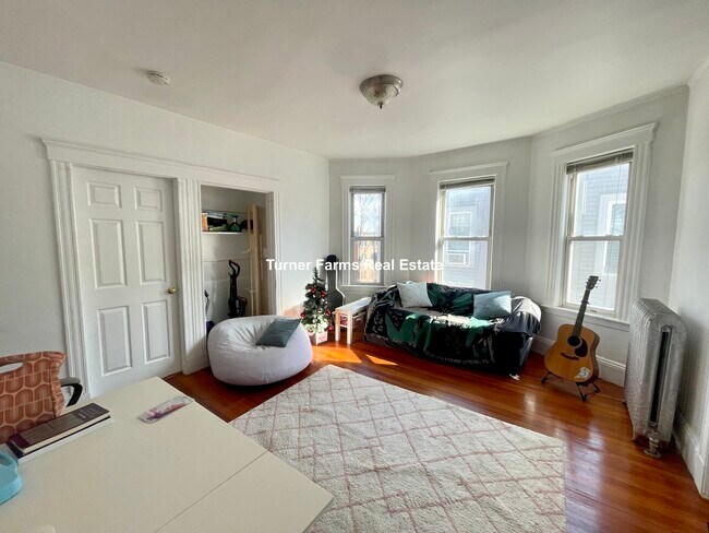 Photo - 162 Kelton St