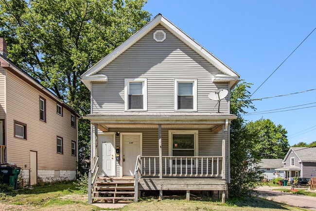Photo - 147 Isbell St