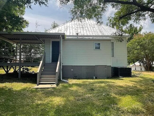 1104 Ave I