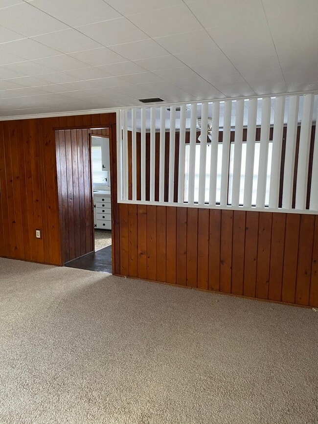 Photo - 2 bedroom 1 bath not too far from downtown...