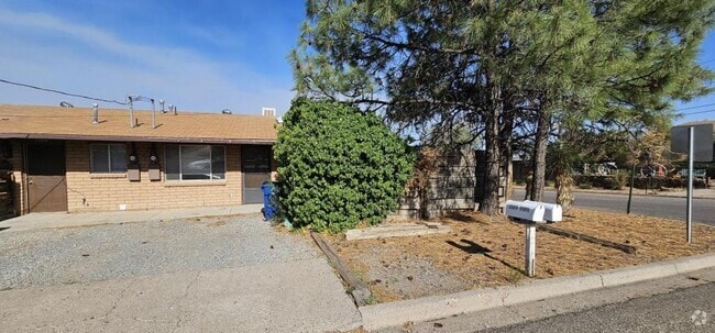Building Photo - 2000 N Pope St Rental