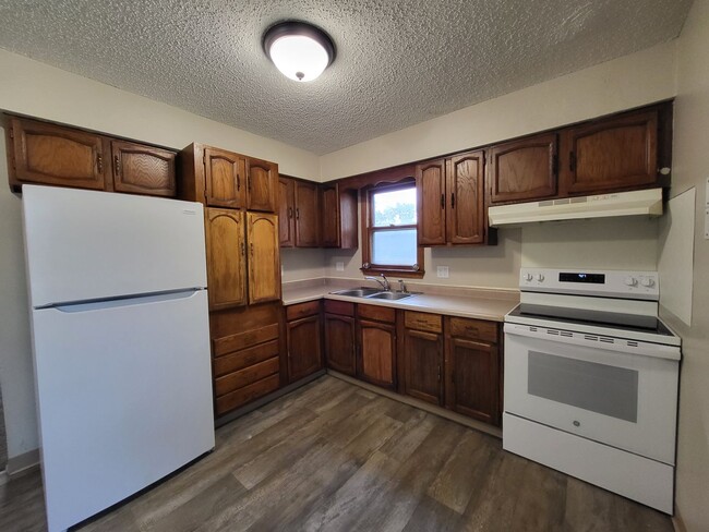Photo - Spacious 4 bedroom home!