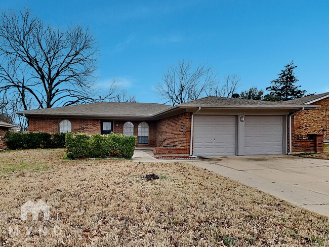 Photo - 1922 Briar Meadow Dr House