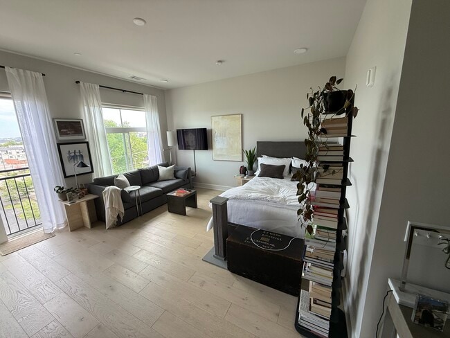 Building Photo - 1125 10th Ave N Unit 504