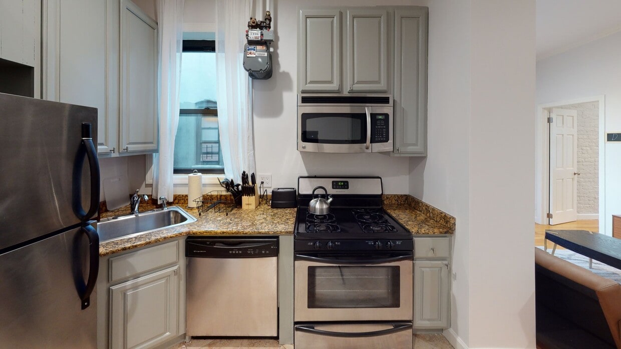 Photo - Private bedroom in 4 bed/1 bath Home