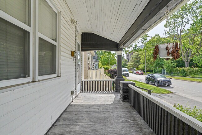 Photo - Cute 2 bedroom detached in up and coming SOHO – $1,999/Month + Utilities | Available July 1st