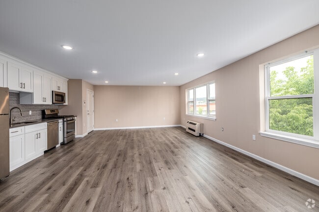 2BR, 2BA - 964SF - Kitchen/Living Room