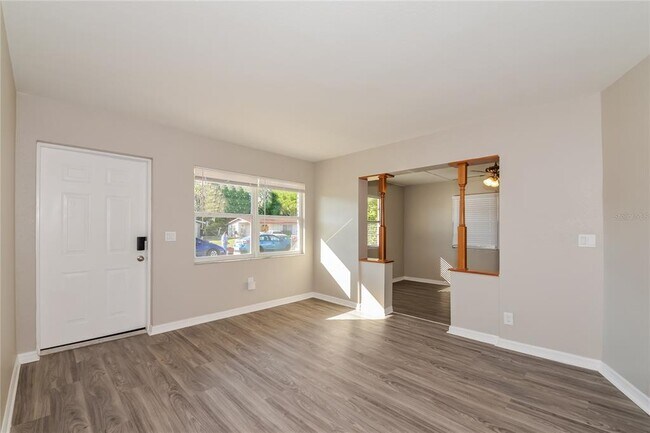 Photo - 2006 4th Ave W