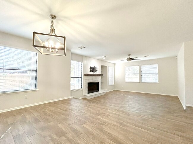 Photo - 3 N Mossrock Rd