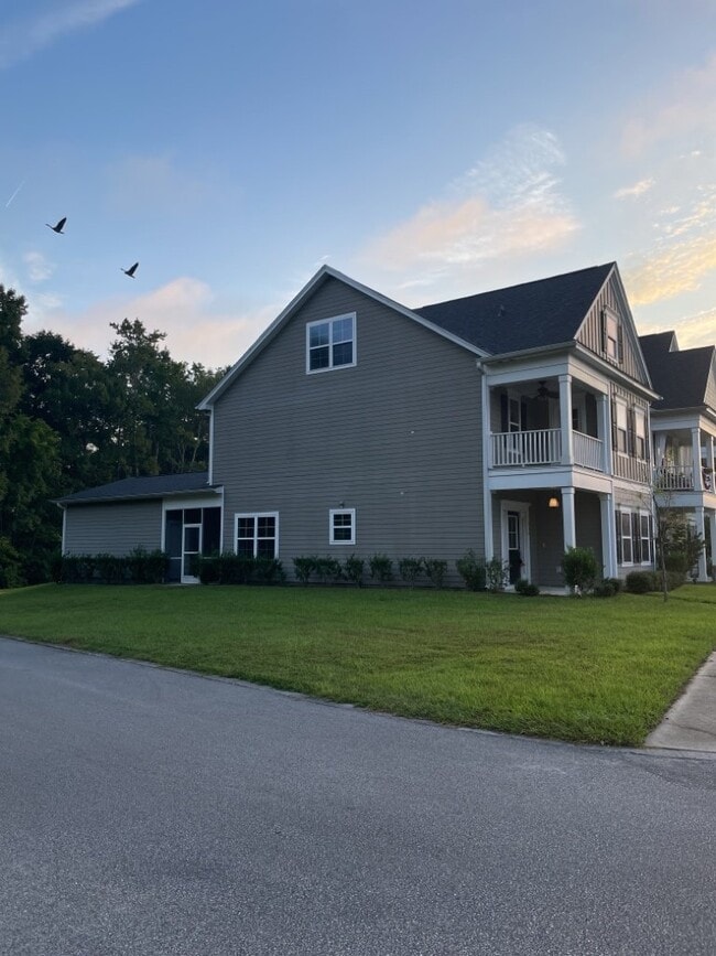 Photo - 430 Forsythia Ave