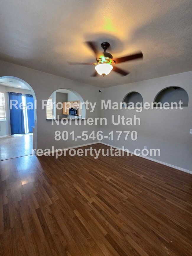 Photo - 3 Bedroom Home Available in North Salt Lake