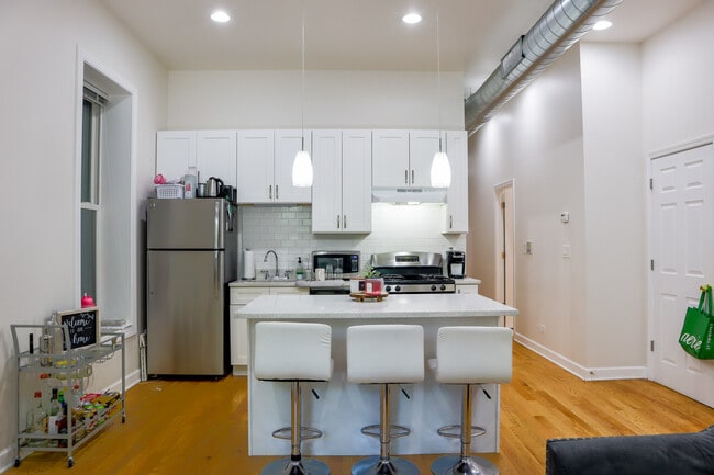 Apt 2 (3bd/2ba) - $3,00Apt 2 (3bd/2ba) - Open Living Room / Kitchen0/month
