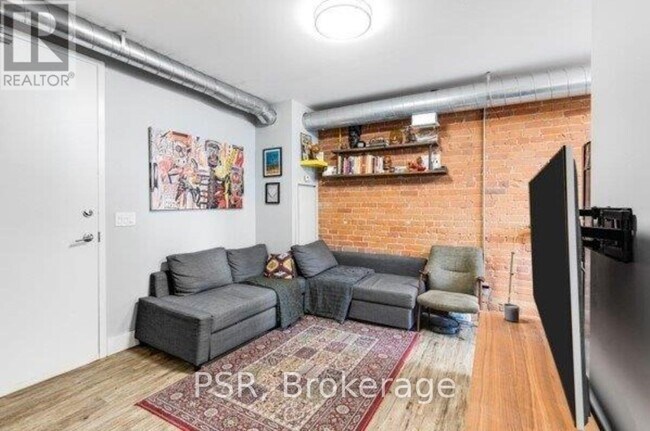 Photo - 2870 Dundas St W Unit 310