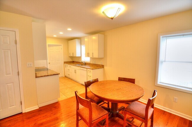 Photo - 114 Eugene St Unit 114 EUGENE ST.