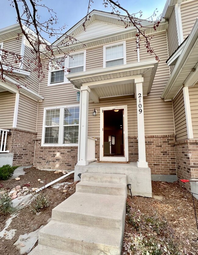 Photo - Spacious 2 Bed/2/5 Bath Townhome at The Bluffs at Spring Creek