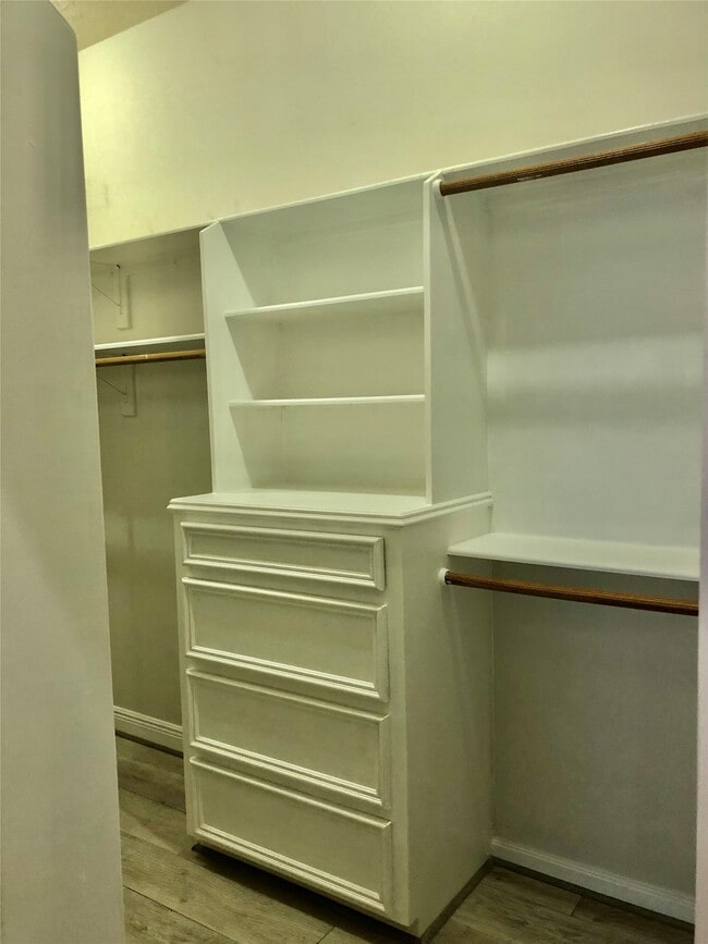 Photo - 543 W 27th St Unit F