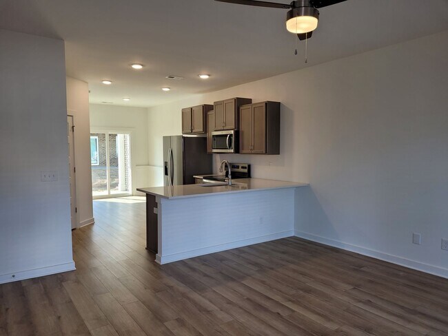 Photo - Madison - East Limestone