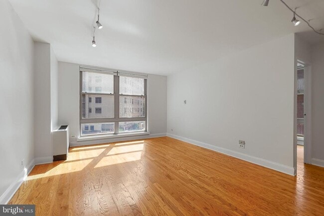 Photo - Westend/Dupont Gem!