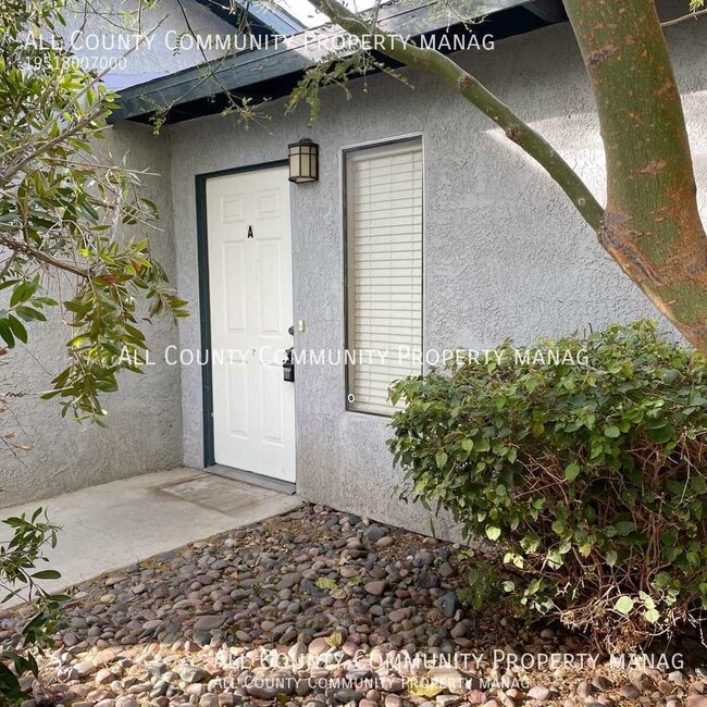Building Photo - 73856 Sunnyvale Dr Unit A