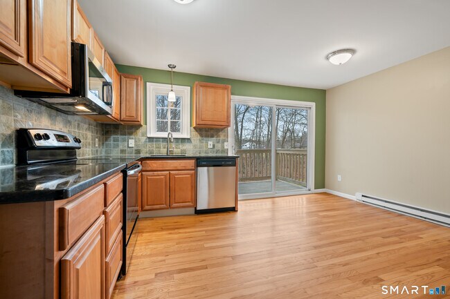 Photo - 92 Cynthia Ln Unit APT E7