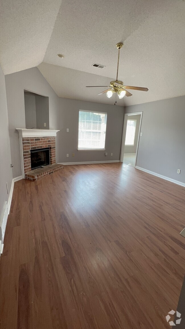 Building Photo - 1072 Red Fern Cir E Rental