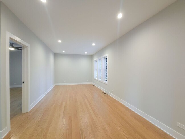 Photo - 4816 N Wolcott Ave Unit 4841-1B