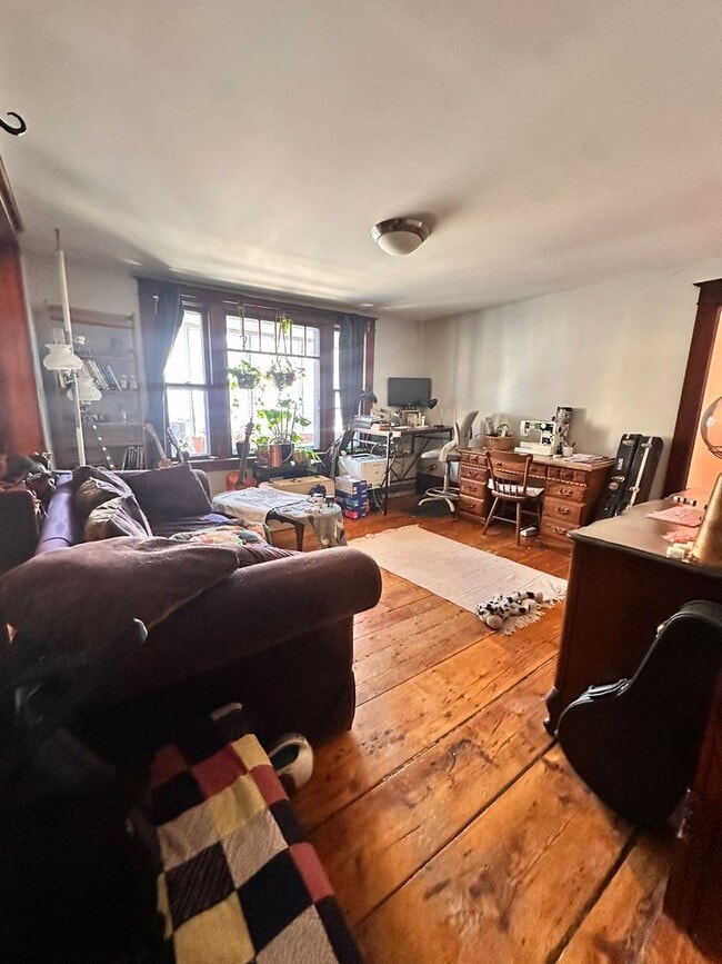 Building Photo - 135 N Champlain St