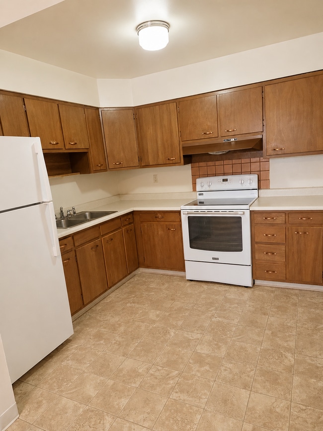 Building Photo - 932 Avenue B Unit 3