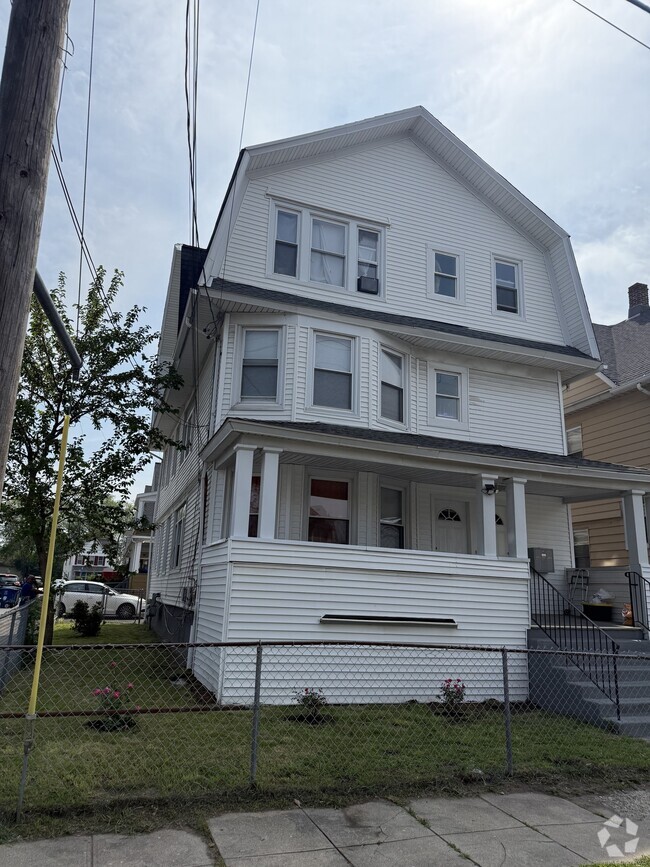 Building Photo - 176 Davenport St Rental