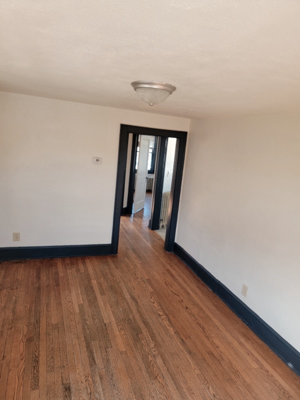 Building Photo - 210 S Commerce St Rental