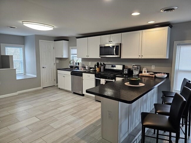 Photo - 210 W Franklin St