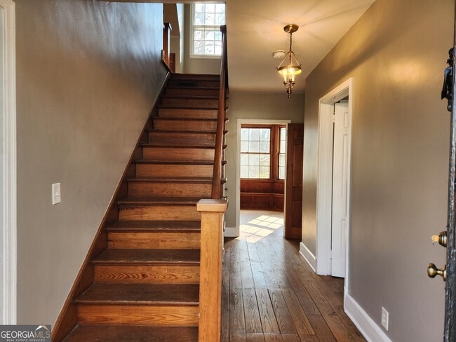 Photo - 111 Charlton St NW