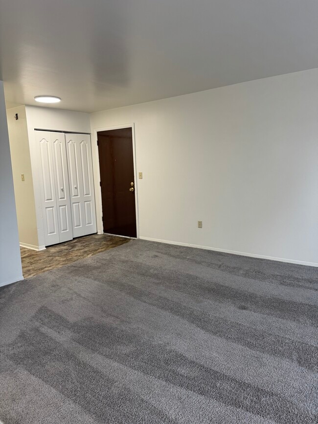 Photo - 1001 White Oak Rd Unit E31