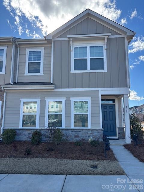 Photo - 402 Kenwood Vw