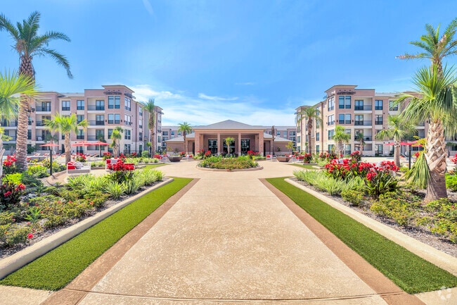 San Palmas - Courtyard - San Palmas
