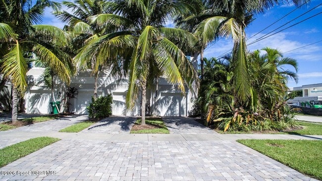 Building Photo - 100 8th Ave