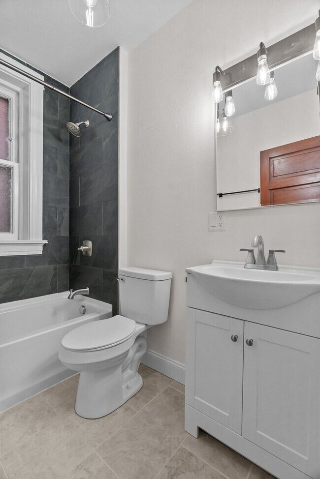 Photo - 2042-2044 RUSSELL BLVD Unit 2044 1F